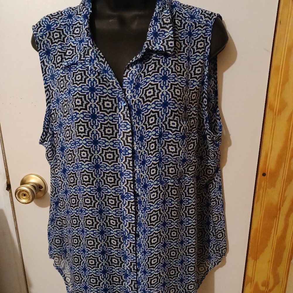 Liz Claiborne XL Sleeveless Button Up Shirt